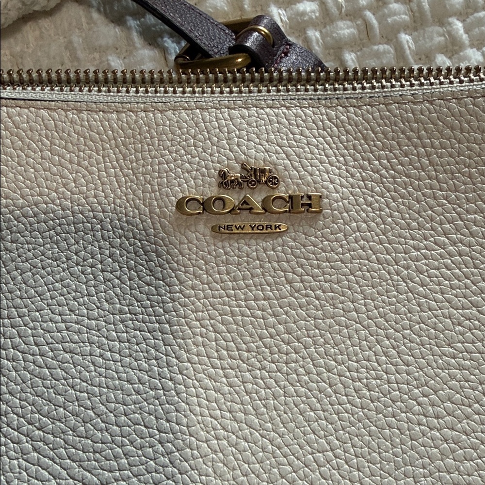 AUTHENTIC COACH CROSSBODY PURSE - Picture 7 of 7